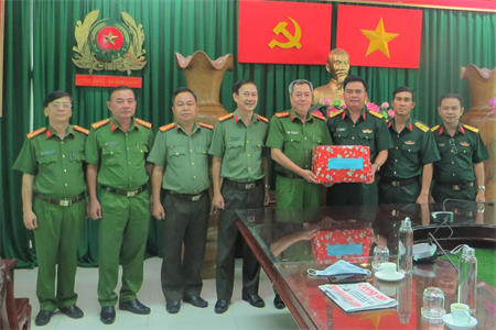 LLVT huyện Bình Chánh chúc mừng ngày Truyền thống Công an Nhân dân