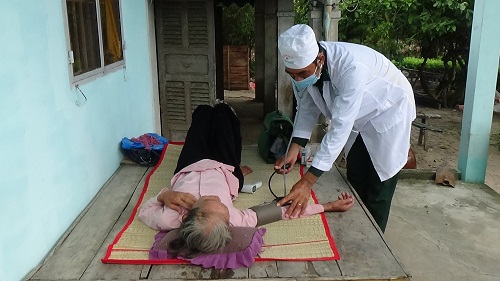 Giúp Nhân dân biên giới khắc phục hậu quả lốc xoáy