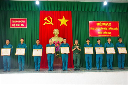 Bộ CHQS tỉnh Lâm Đồng: Bế mạc huấn luyện dân quân thường trực khóa 2 năm 2020