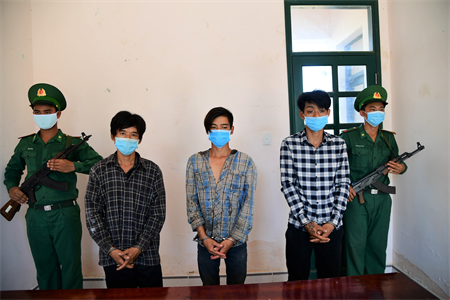Bắt đối tượng đưa người nhập cảnh trái phép vào Việt Nam