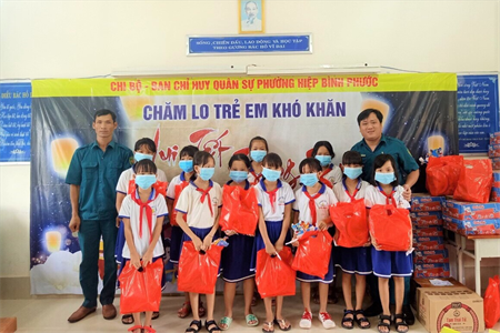 LLVT phường Hiệp Bình Phước làm dân vận tại tỉnh Tây Ninh