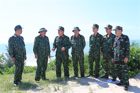 Ban Chỉ đạo diễn tập Quân khu khảo sát thực địa diễn tập chiến thuật cấp Trung đoàn cho Sư đoàn 302