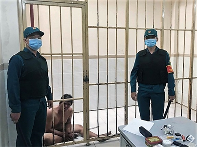 Hai dân quân dũng cảm bắt tội phạm