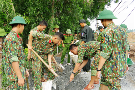 Giúp dân bằng những phần việc, mô hình thiết thực