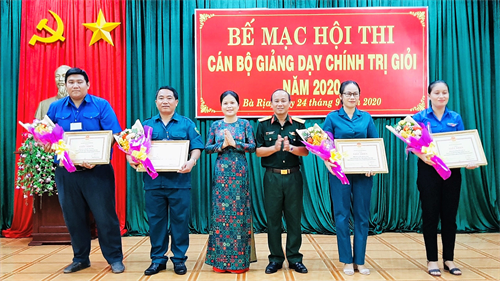 Ban CHQS thành phố Bà Rịa, tỉnh Bà Rịa-Vũng Tàu thi cán bộ giảng dạy chính trị giỏi