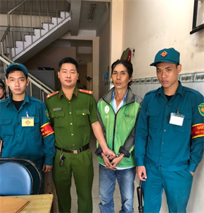 Dân quân phường 18, Quận 4 phối hợp bắt tội phạm