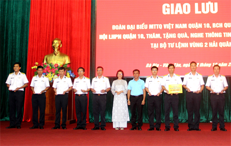 Quận ủy, UBND, Uỷ ban MTTQ Việt Nam Quận 10, TP Hồ Chí Minh thăm cán bộ, chiến sĩ Vùng 2 Hải quân