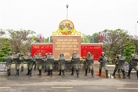 Luyện tập sẵn sàng chiến đấu bảo vệ đại hội Đảng