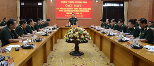 Gặp mặt các đồng chí Ủy viên Quân ủy Trung ương và đại biểu quân đội dự Hội nghị lần thứ 13 Ban chấp hành Trung ương khóa XII
