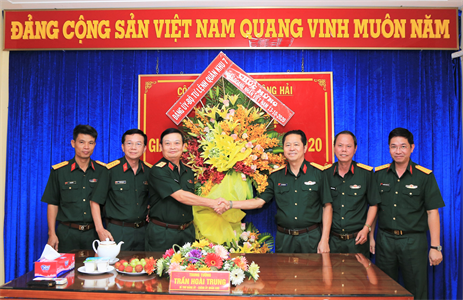 Trung tướng Trần Hoài Trung chúc mừng các doanh nghiệp Quân khu 7 nhân ngày Doanh nhân Việt Nam