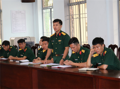Trung Đoàn Gia Định gặp gỡ sĩ quan trẻ sau một tháng công tác