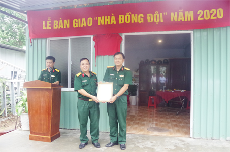 Ban CHQS thị xã Tân Uyên, tỉnh Bình Dương trao nhà đồng đội tại huyện Côn Đảo, tỉnh BR – VT