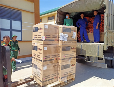 Bộ Tổng tham mưu xuất cấp gần 60 tấn lương khô và hàng nghìn trang thiết bị cứu hộ, cứu nạn