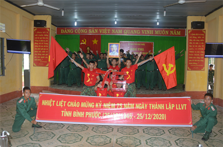 Hội thi 15 bài hát quy định trong LLVT tỉnh Bình Phước