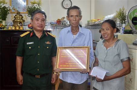 Ban CHQS TP. Vũng Tàu tỉnh Bà Rịa - Vũng Tàu bàn giao nhà “Tình nghĩa quân - dân”