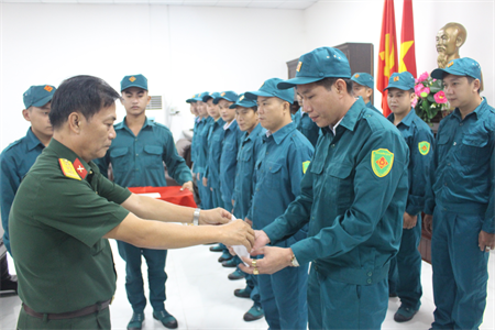 Thành phố Thủ Dầu Một, tỉnh Bình Dương ra mắt đơn vị tự vệ Công ty TNHH King Jade