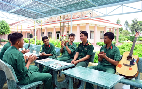 “3 cùng, 5 nắm” trong quản lý tư tưởng bộ đội