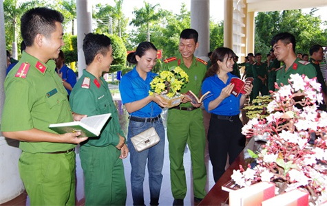 Sư đoàn 5: Gắn tuyên truyền, phổ biến, giáo dục pháp luật với quản lý tư tưởng bộ đội