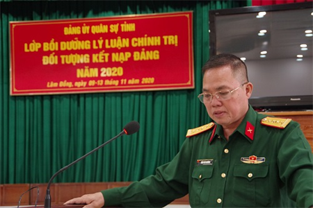 Bồi dưỡng lý luận chính trị cho quần chúng ưu tú