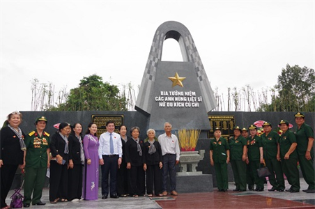 Khánh thành Bia tưởng niệm các Anh hùng Liệt sĩ Nữ du kích Củ Chi