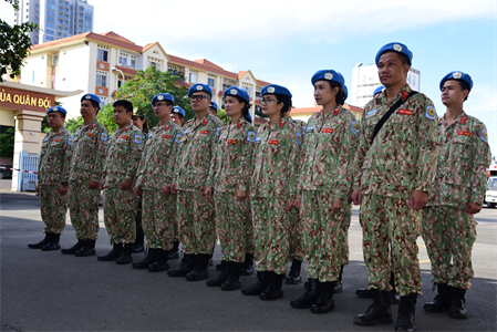 Bệnh viện dã chiến cấp 2 số 3 huấn luyện lái xe ô tô quân sự