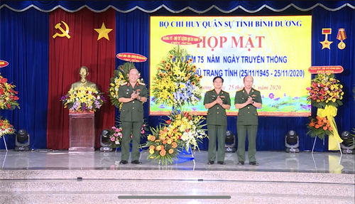Họp mặt kỷ niệm 75 năm Ngày truyền thống lực lượng vũ trang tỉnh Bình Dương
