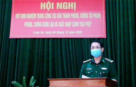 Tích cực đấu tranh phòng chống tội phạm, buôn lậu và xuất cảnh trái phép