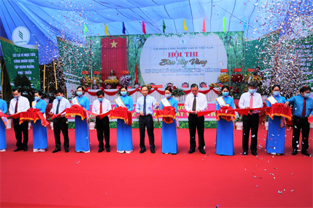 Hội thi bàn tay vàng thu hoạch mủ cao su lần thứ 12