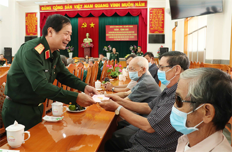Bộ Quốc phòng thăm, tặng quà các gia đình chính sách trên địa bàn tỉnh Bình Thuận