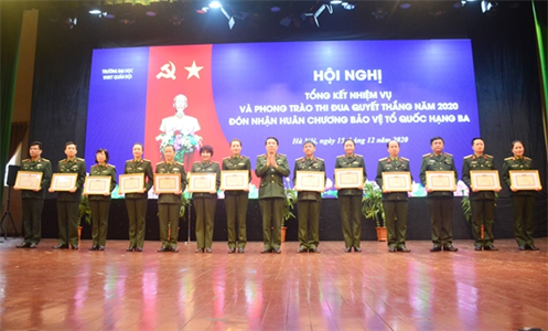 Trường Đại học Văn hóa Nghệ thuật Quân đội đón nhận Huân chương Bảo vệ Tổ quốc hạng Ba