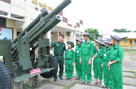 Cục Chính trị Quân khu 7 
Rút kinh nghiệm tổ chức chương trình “Học kỳ trong Quân đội” năm 2016