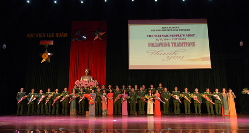 Học viện Lục quân giao lưu tiếng Anh ''Tiếp bước truyền thống''