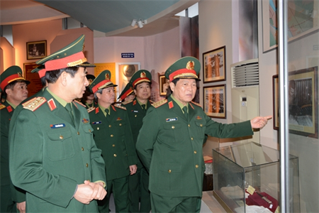 Đại tướng Ngô Xuân Lịch thăm và làm việc tại Binh chủng Đặc công