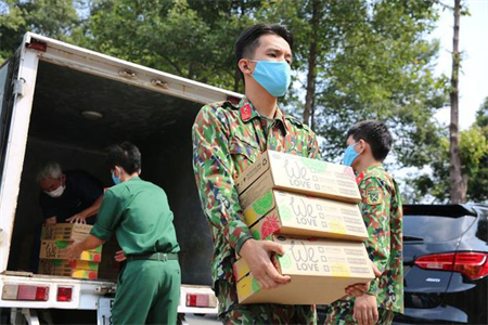 Những người lính thời bình chống dịch