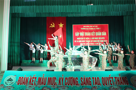 Trường Hạ sĩ quan xe tăng I gặp mặt đoàn kết quân dân