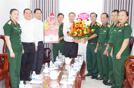 Bộ CHQS tỉnh Bình Thuận thăm, chúc mừng Giáng sinh năm 2020