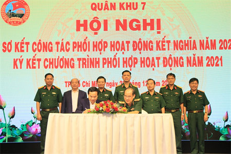Hoạt động kết nghĩa giữa Quân khu 7 với các đơn vị ngày càng đi vào chiều sâu, hiệu quả