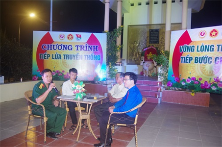 Ban CHQS huyện Hàm Thuận Nam, tỉnh Bình Thuận phối hợp tổ chức Chương trình “Tiếp lửa truyền thống”