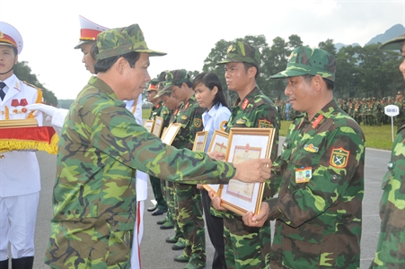 Bộ bia đa năng huấn luyện bắn các mục tiêu trên biển đạt giải nhất Hội thi Sáng kiến trang thiết bị huấn luyện toàn quân, năm 2016.