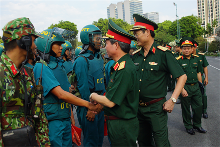Thượng tướng Đỗ Căn kiểm tra công tác sẵn sàng chiến đấu Bộ Tư lệnh Thành phố Hồ Chí Minh