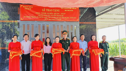Ban CHQS huyện Đất Đỏ bàn giao “Nhà tình nghĩa quân - dân”
