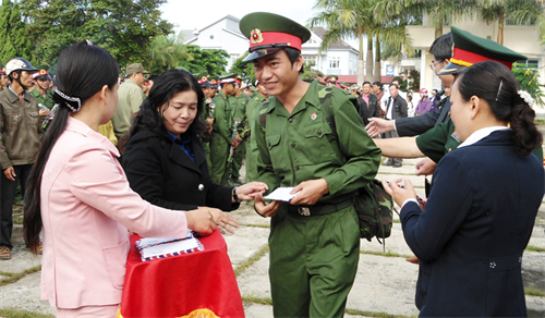 Tuổi trẻ Đơn Dương háo hức lên đường nhập ngũ