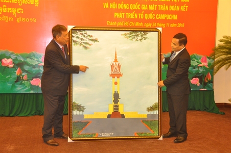 Đài hữu nghị Việt Nam -  Campuchia: biểu tượng thiêng liêng về tình đoàn kết keo sơn của hai quốc gia, dân tộc