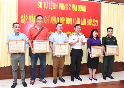 Vùng 2 Hải quân gặp mặt báo chí nhân dịp Xuân Tân Sửu 2021