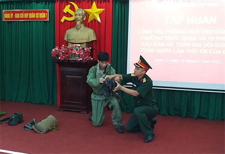 Quận 1 tập huấn công tác phòng hóa cho lực lượng dân quân