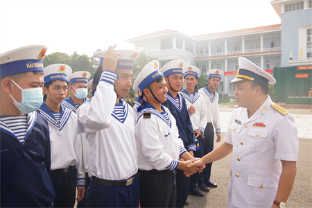 Vùng 2 Hải quân tiễn quân nhân hoàn thành nghĩa vụ quân sự
