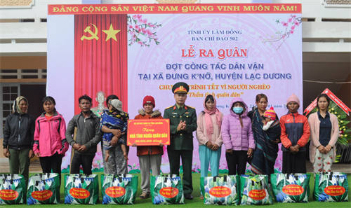 Ra quân đợt công tác dân vận tại xã vùng sâu