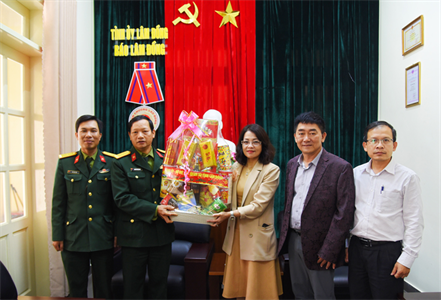 Đảng ủy, Bộ Chỉ huy Quân sự tỉnh Lâm Đồng thăm, chúc tết các cơ quan báo chí