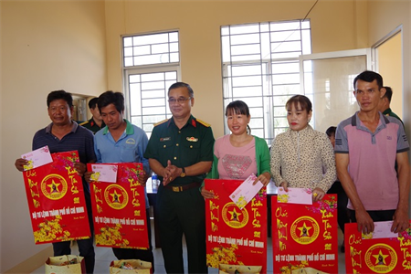 Ấm lòng xuân biên giới