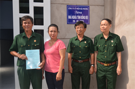 Tặng nhà “Nghĩa tình đồng đội”